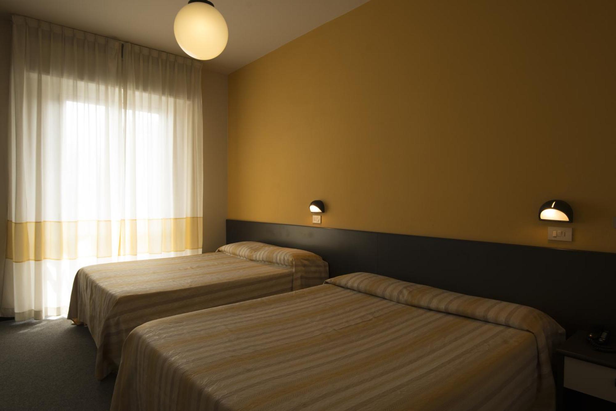 Hotel Airone Rimini Kültér fotó
